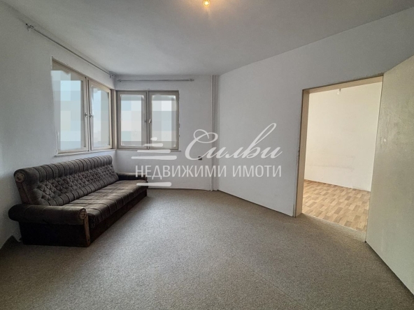 Дава се под наем Двустаен апартамент в Шумен, Пожарната - 70 кв.м за 178.5 € - Снимка #1