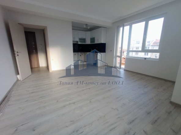 Тристаен апартамент в Шумен, Добруджански - 83 кв.м за 1708 €/кв.м - Снимка #1