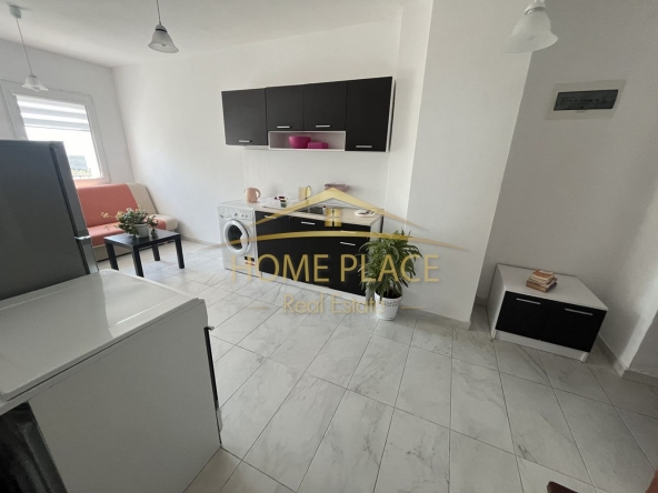 Дава се под наем Двустаен апартамент в Варна, Бриз - 68 кв.м за 433.5 € - Снимка #1