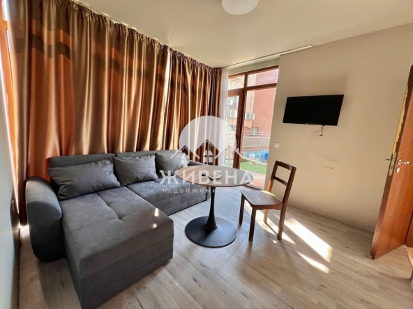 Дава се под наем Двустаен апартамент в к.к. Св.Св. Константин и Елена - 65 кв.м за 650 € - Снимка #1