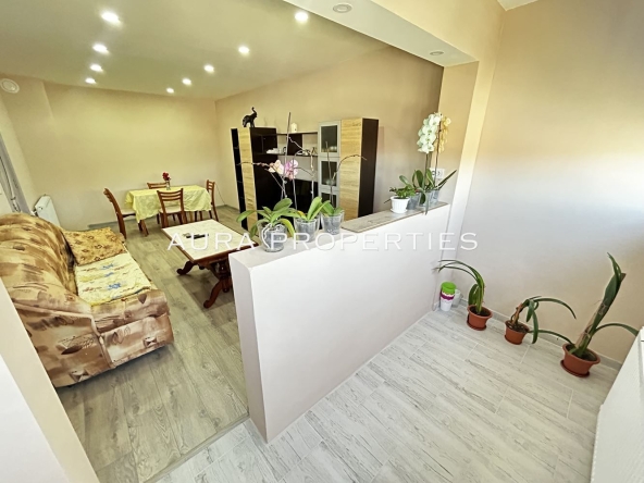 Тристаен апартамент в Разград, Орел - 76 кв.м за 1141 €/кв.м - Снимка #1