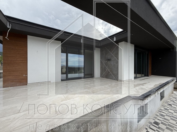 Къща в с. Белащица, Област Пловдив - 328 кв.м за 1552 €/кв.м - Снимка #1