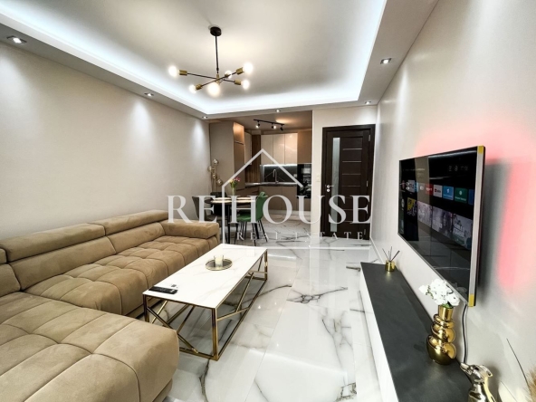 Двустаен апартамент в к.к. Св.Св. Константин и Елена - 68 кв.м за 3162 €/кв.м - Снимка #1