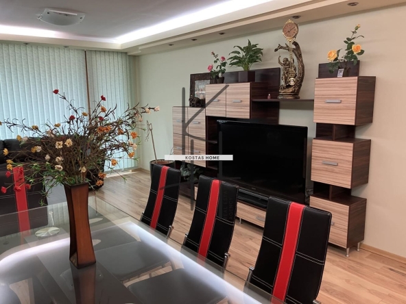 Тристаен апартамент в Варна, Базар Левски - 100 кв.м за 2850 €/кв.м - Снимка #1