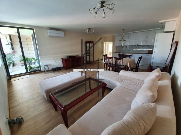 Тристаен апартамент в Варна, Център - 130 кв.м за 5154 €/кв.м - Снимка #1