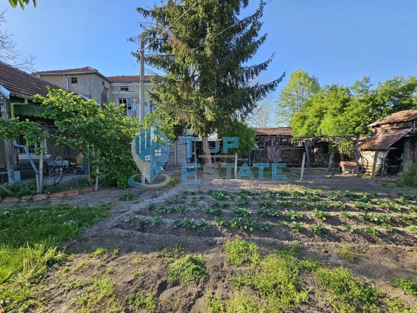 Къща в с. Козаревец, Област Велико Търново - 220 кв.м за 137 €/кв.м - Снимка #1