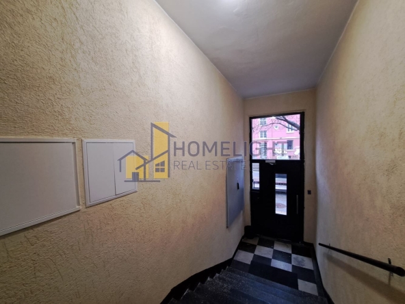 Тристаен апартамент в София, Център - 70 кв.м за 4143 €/кв.м - Снимка #1