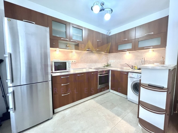 Дава се под наем Двустаен апартамент в Варна, Цветен квартал - 72 кв.м за 408 € - Снимка #1