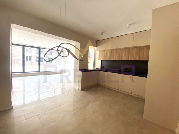 Тристаен апартамент в София, Център - 186 кв.м за 2689 €/кв.м - Снимка #1