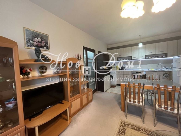 Дава се под наем Двустаен апартамент в Варна, Левски - 65 кв.м за 561 € - Снимка #1