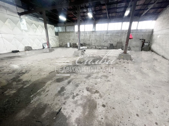 Дава се под наем Промишлена сграда в Шумен, Тракия - 216 кв.м за 408 € - Снимка #1