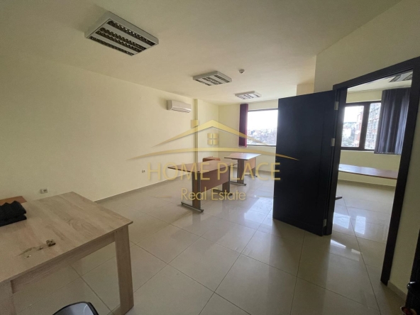 Дава се под наем Офис в Варна, Победа - 55 кв.м за 306 € - Снимка #1