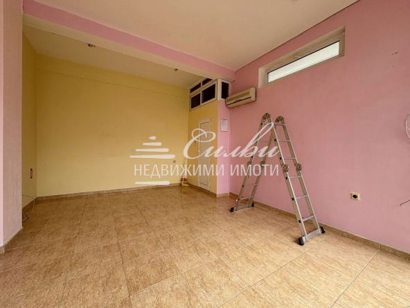 Дава се под наем Магазин в Шумен, Пазара - 30 кв.м за 280.5 € - Снимка #1