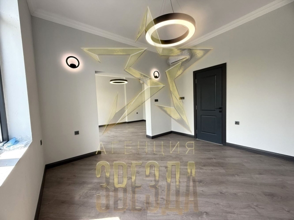 Тристаен апартамент в Пловдив, Център - 100 кв.м за 3000 €/кв.м - Снимка #1