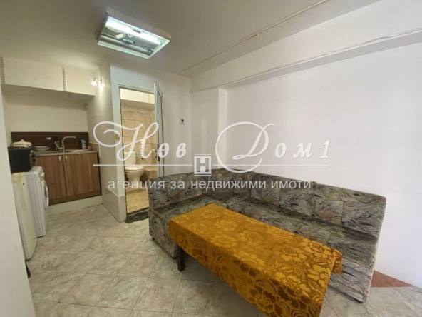 Дава се под наем Двустаен апартамент в Варна, Цветен квартал - 50 кв.м за 255 € - Снимка #1