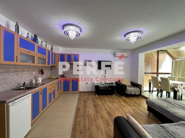 Тристаен апартамент в Поморие - 100 кв.м за 1350 €/кв.м - Снимка #1