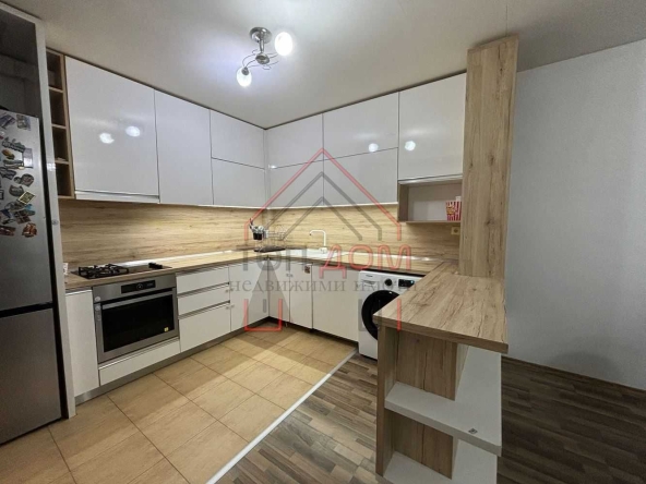 Дава се под наем Тристаен апартамент в с. Приселци, Област Варна - 100 кв.м за 459 € - Снимка #1