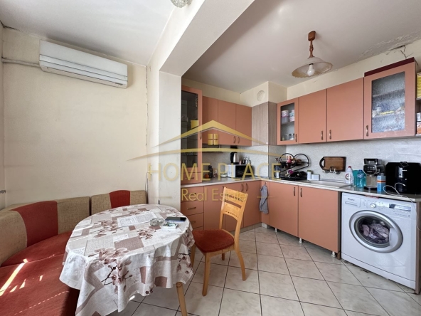 Тристаен апартамент в Варна, Възраждане 1 - 71 кв.м за 1972 €/кв.м - Снимка #1
