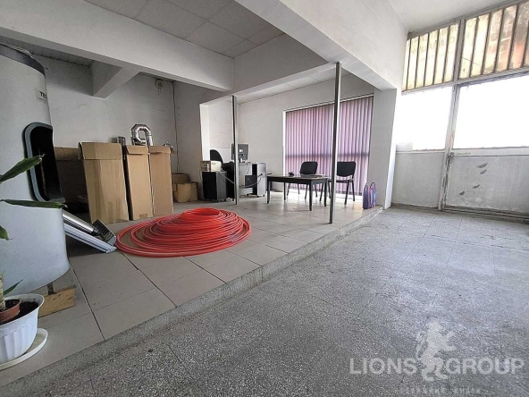 Промишлена сграда в Варна, Западна промишлена зона - 257 кв.м за 1168 €/кв.м - Снимка #1