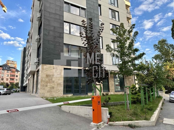 Дава се под наем Магазин в София, Студентски град - 276 кв.м за 3316 € - Снимка #1