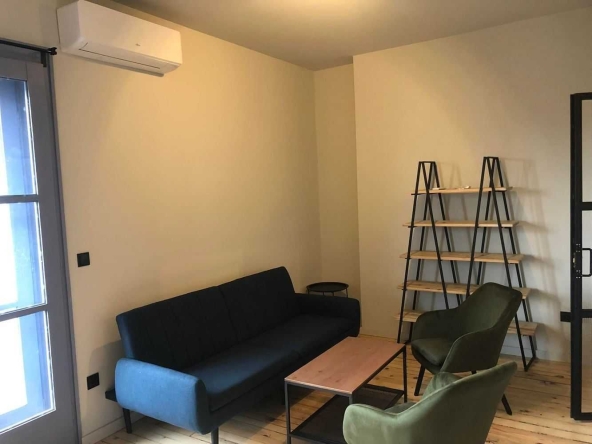 Дава се под наем Двустаен апартамент в Пловдив, Център - 65 кв.м за 400 € - Снимка #1