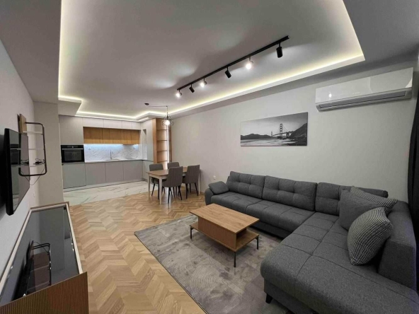 Дава се под наем Двустаен апартамент в Пловдив, Остромила - 72 кв.м за 500 € - Снимка #1