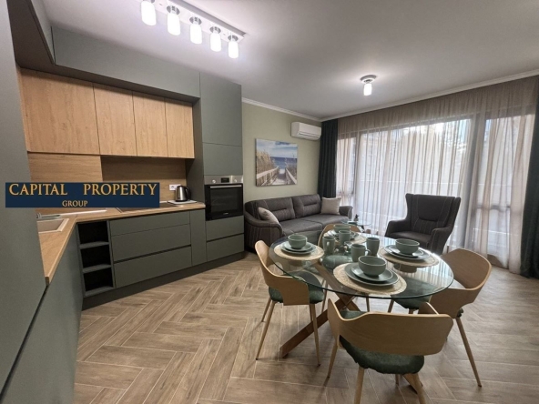 Дава се под наем Тристаен апартамент в Варна, Център - 95 кв.м за 1200 € - Снимка #1