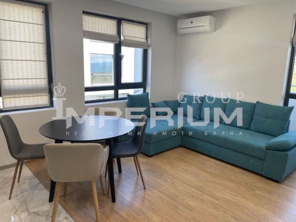 Дава се под наем Двустаен апартамент в к.к. Св.Св. Константин и Елена - 65 кв.м за 510 € - Снимка #1