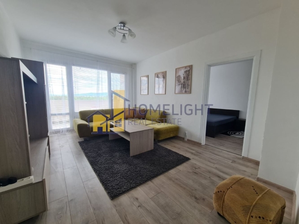 Тристаен апартамент в София, Левски В - 95 кв.м за 6 €/кв.м - Снимка #1