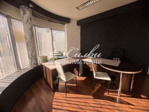 Дава се под наем Офис в Търговище, Център - 25 кв.м за 153 € - Снимка #1