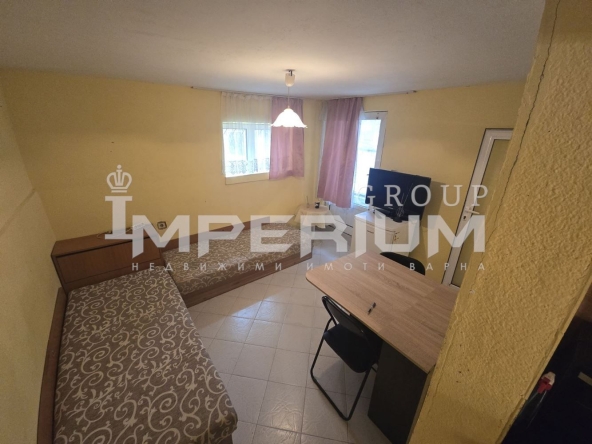 Дава се под наем Едностаен апартамент в Варна, Център - 30 кв.м за 255 € - Снимка #1