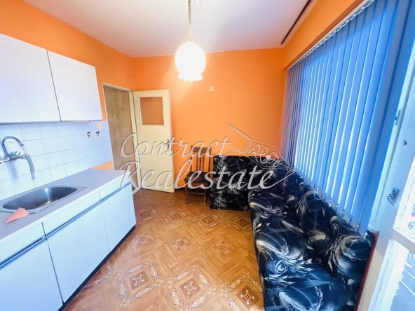 Двустаен апартамент в Ямбол, Център - 62 кв.м за 905 €/кв.м - Снимка #1