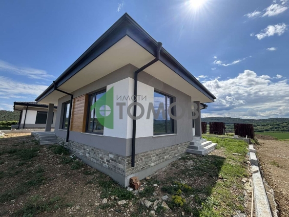 Къща в с. Малка Верея, Област Стара Загора - 135 кв.м за 1223 €/кв.м - Снимка #1