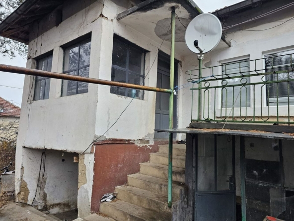 Къща в с. Деветаки, Област Ловеч - 106 кв.м за 145 €/кв.м - Снимка #1