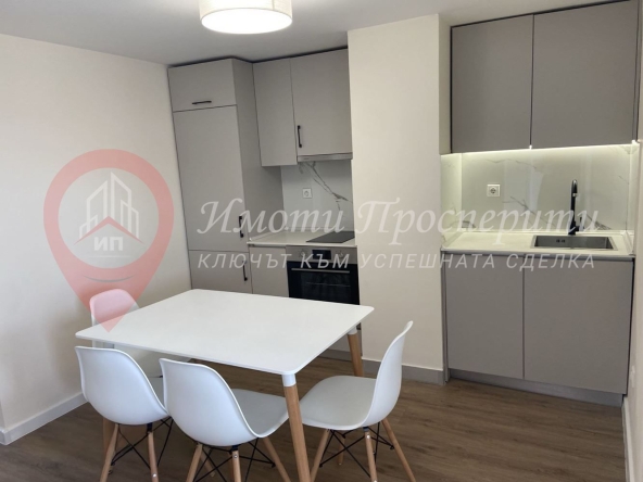 Дава се под наем Тристаен апартамент в София, Център - 81 кв.м за 825 € - Снимка #1