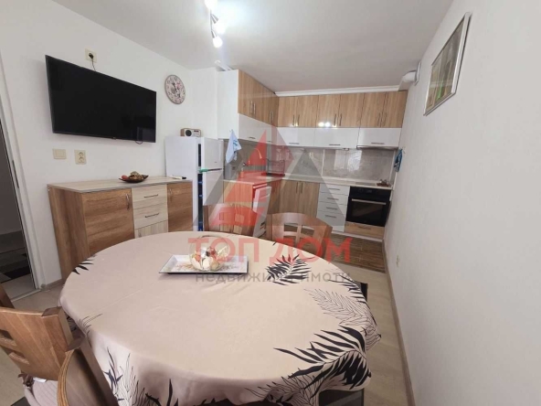 Дава се под наем Тристаен апартамент в Варна, Център - 80 кв.м за 459 € - Снимка #1