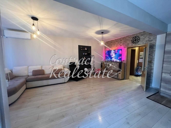 Тристаен апартамент в Варна, Възраждане 1 - 128 кв.м за 2016 €/кв.м - Снимка #1