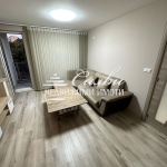 Дава се под наем Тристаен апартамент в Шумен, Тракия - 90 кв.м за 408 € - Снимка #1