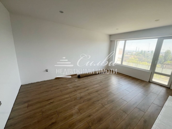 Тристаен апартамент в Шумен, Добруджански - 83 кв.м за 1395 €/кв.м - Снимка #1