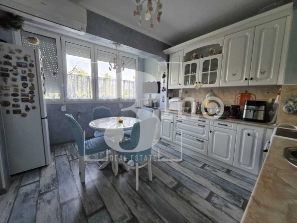 Тристаен апартамент в София, Дружба 2 - 85 кв.м за 2295 €/кв.м - Снимка #1