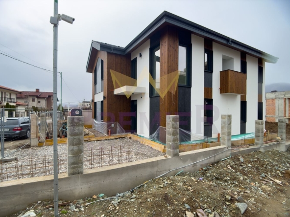 Къща в с. Бистрица, Област София-град - 360 кв.м за 2362 €/кв.м - Снимка #1