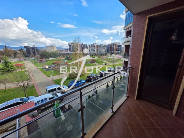 Дава се под наем Тристаен апартамент в Кърджали, Център - 113 кв.м за 408 € - Снимка #1