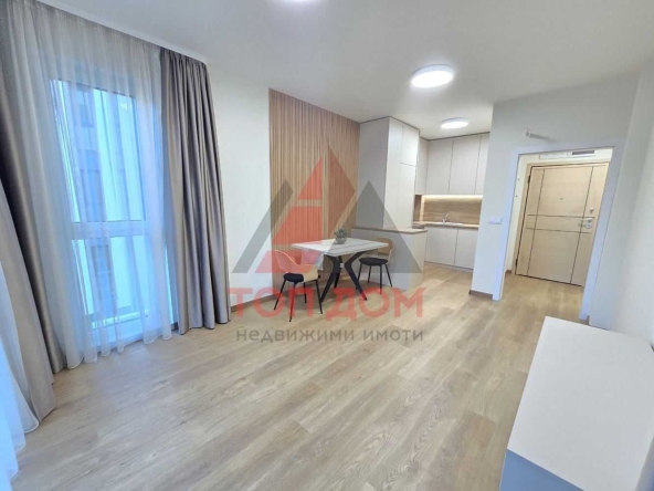 Дава се под наем Двустаен апартамент в к.к. Св.Св. Константин и Елена - 65 кв.м за 800 € - Снимка #1