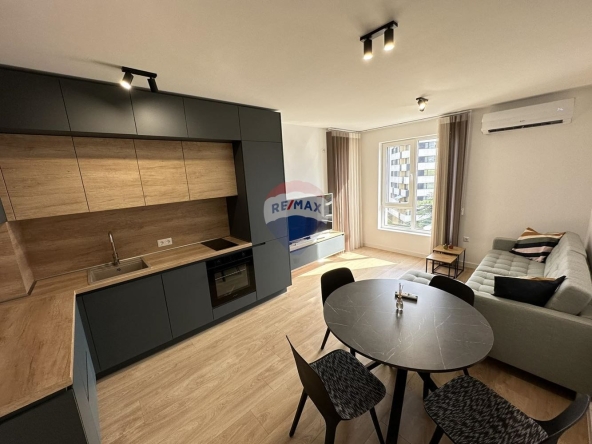 Дава се под наем Тристаен апартамент в Варна, Победа - 80 кв.м за 765 € - Снимка #1