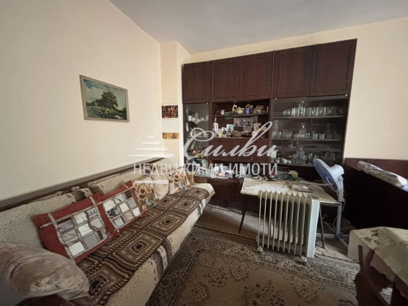 Дава се под наем Двустаен апартамент в Шумен, Център - 65 кв.м за 229.5 € - Снимка #1