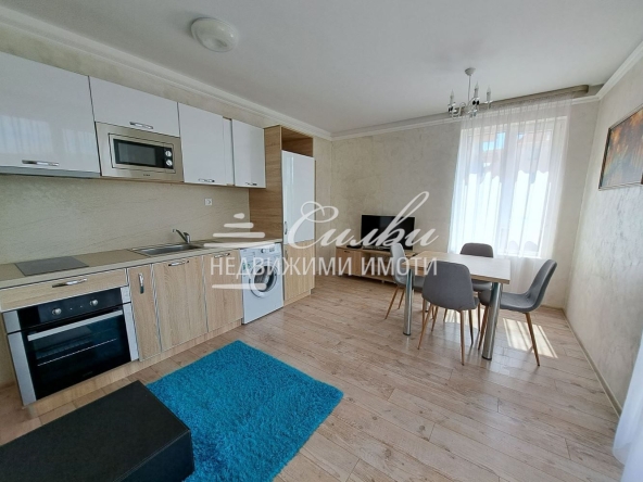 Тристаен апартамент в Шумен, Пазара - 88 кв.м за 1800 €/кв.м - Снимка #1