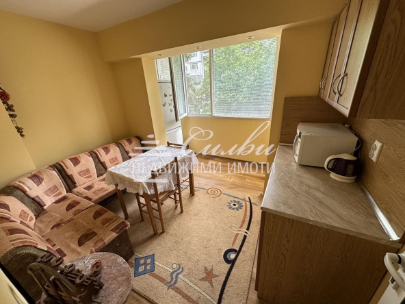 Дава се под наем Едностаен апартамент в Шумен, Тракия - 45 кв.м за 229.5 € - Снимка #1