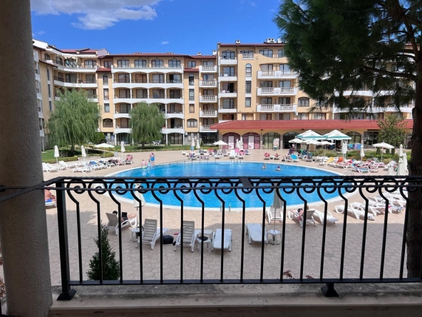 Тристаен апартамент в к.к. Слънчев бряг - 94 кв.м за 1118 €/кв.м - Снимка #1