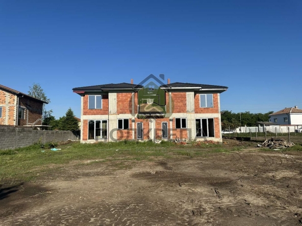 Къща в с. Труд, Област Пловдив - 173 кв.м за 1498 €/кв.м - Снимка #1