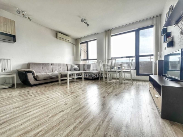 Дава се под наем Тристаен апартамент в Пловдив, Център - 94 кв.м за 459 € - Снимка #1